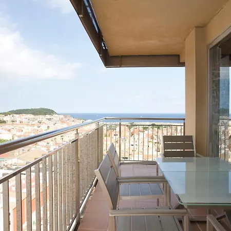 Vistas Desde Planta 16 En Edificio En Primera Linea De Mar. 2 Ascensores. Apartment Palamos